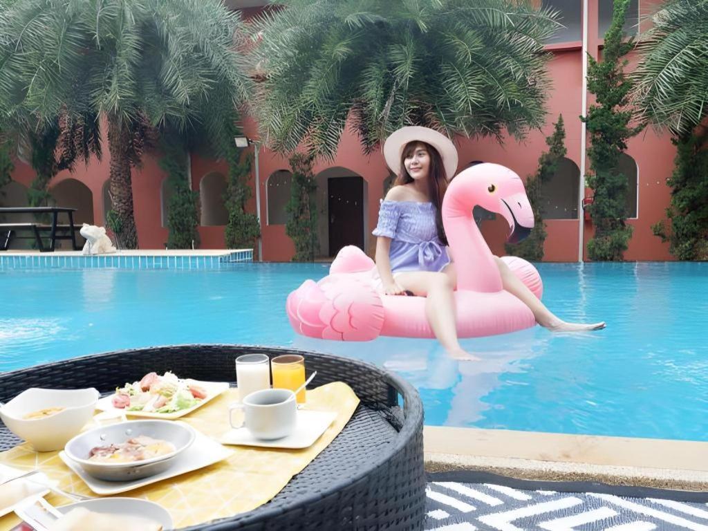 Thada Chateau Hotel Buri Ram Eksteriør billede