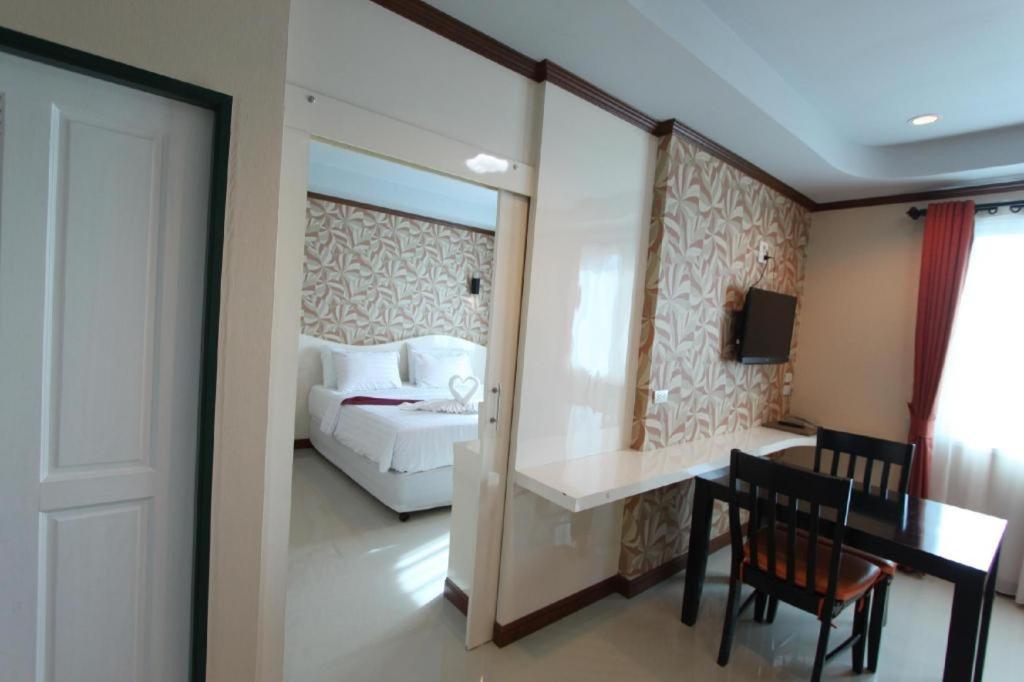 Thada Chateau Hotel Buri Ram Eksteriør billede