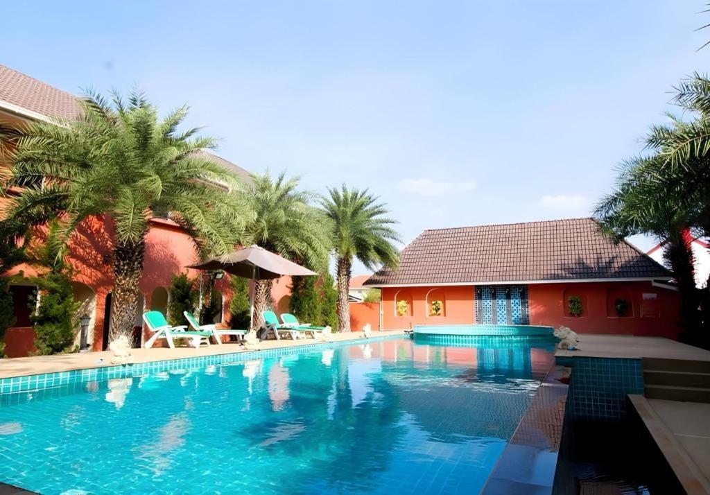 Thada Chateau Hotel Buri Ram Eksteriør billede